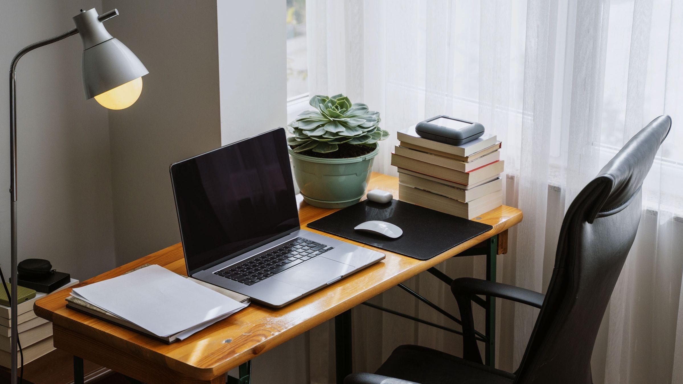 Creating ​an​ Ergonomic​ and Productive Home Workspace